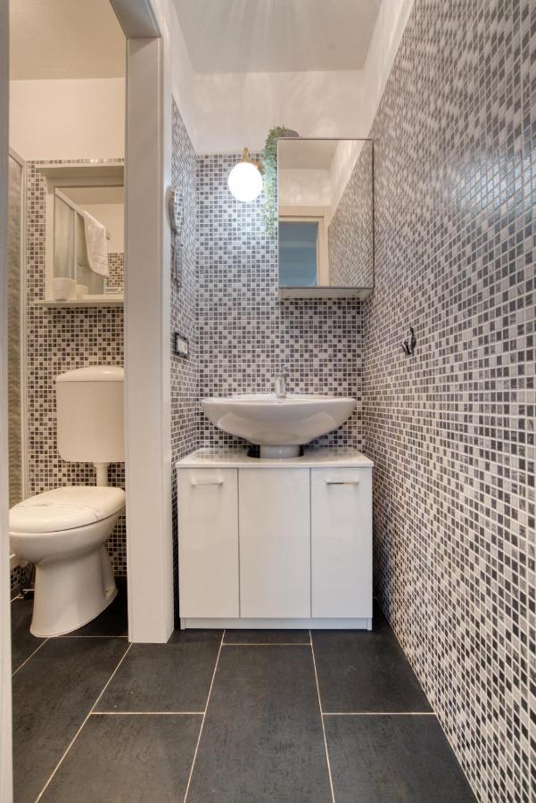 Apartment Emo 19 Милано Екстериор снимка