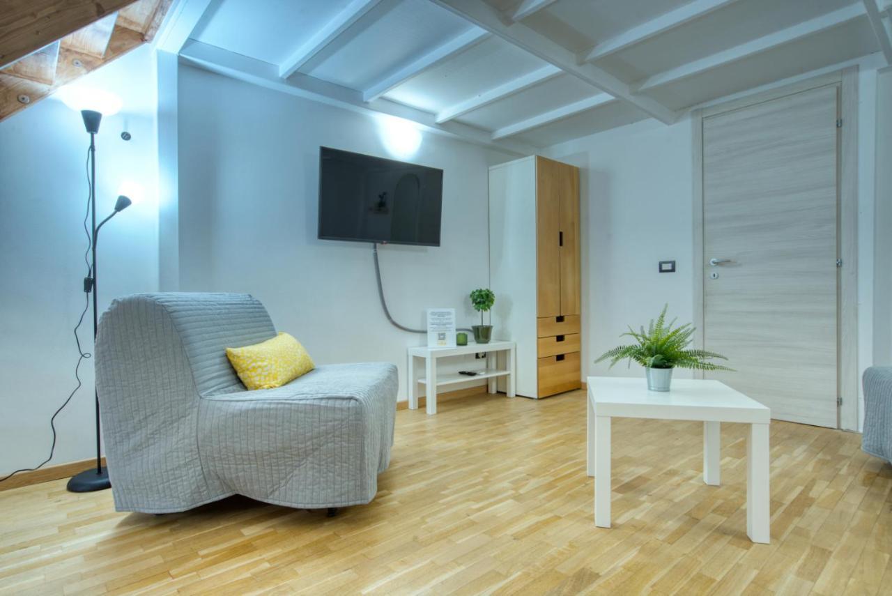 Apartment Emo 19 Милано Екстериор снимка